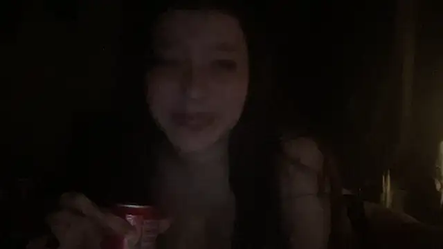 danneillove online show from April 12, 2026, 3:22 am