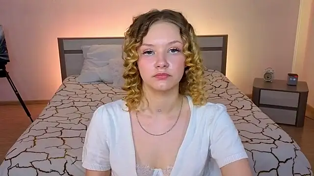 StaceyyJones online show from May 12, 2026, 11:18 am