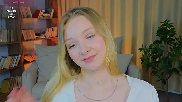 StaceyyJones online show from May 31, 2026, 9:27 am