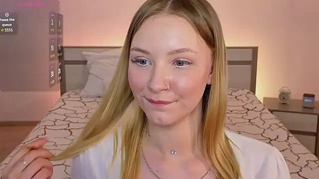 StaceyyJones online show from June 3, 2026, 10:07 am