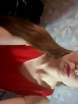 Snapshot of -MilfAnn- chatting on June 14, 2026, 3:47 pm -MilfAnn- online show from June 14, 2026, 3:47 pm