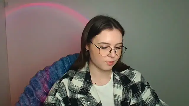 Nika nik a online show from April 1, 2026, 1:41 pm