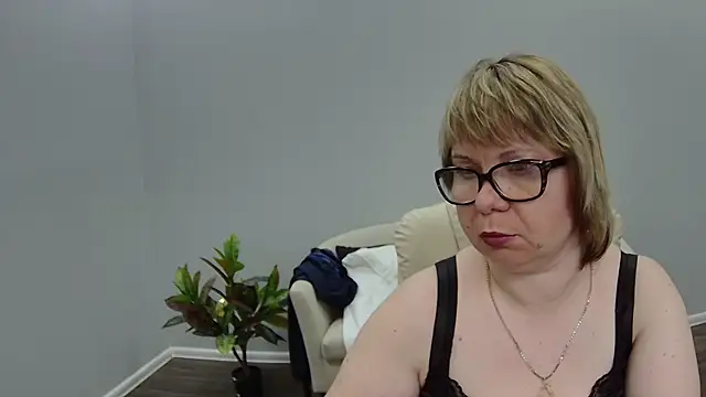 BonnnyBoobsy online show from July 18, 2026, 6:34 pm