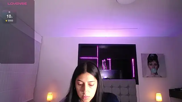 Melannyy V online show from April 30, 2026, 11:38 am