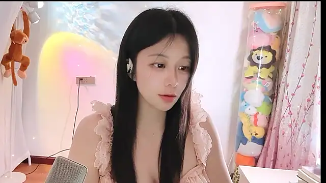 QQ-7890 online show from April 14, 2026, 12:11 pm