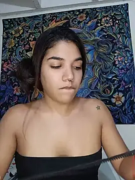 isabellahofmann online show from May 28, 2026, 7:44 pm