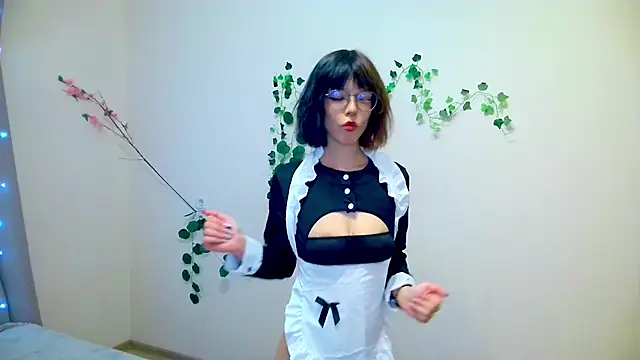 Layla Muur online show from March 19, 2026, 2:43 pm