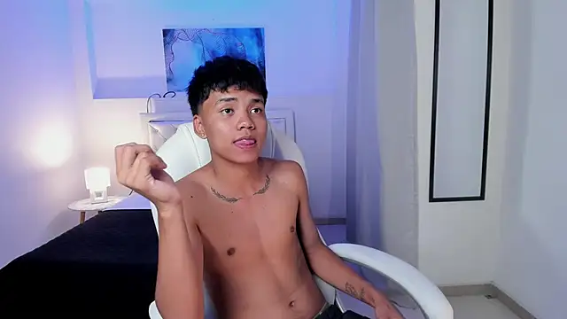 thiagosterling online show from April 17, 2026, 11:52 pm
