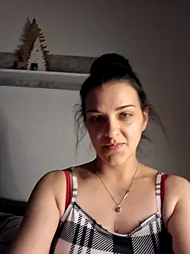 KitKatQueen online show from March 18, 2026, 8:01 pm