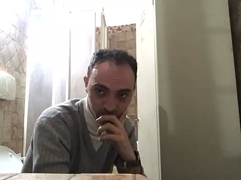 Snapshot of saber910 chatting on April 9, 2026, 9:26 am saber910 online show from April 9, 2026, 9:26 am