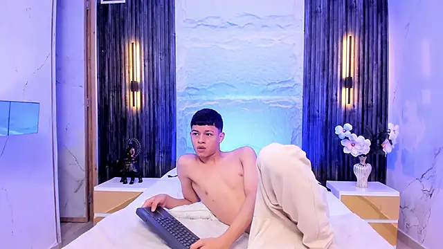 Snapshot of Apolo_jonnes chatting on April 7, 2026, 2:23 am Apolo jonnes online show from April 7, 2026, 2:23 am