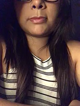 camilavixen20 online show from March 28, 2026, 8:08 pm