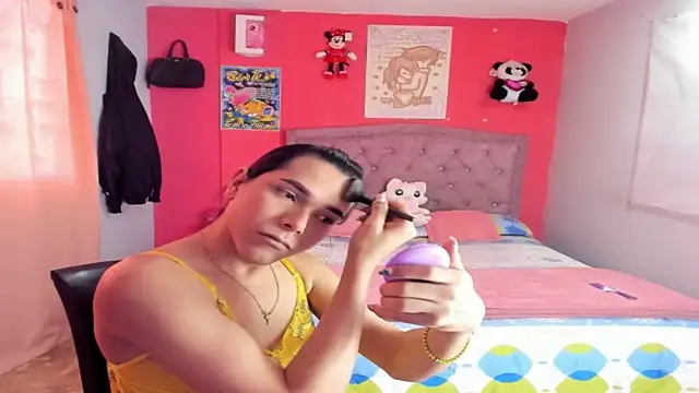 Sofia Hot Latina online show from July 14, 2026, 10:37 pm