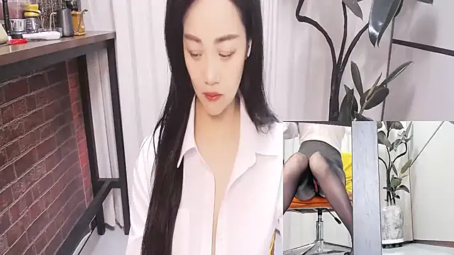 Latte-01 online show from July 5, 2026, 2:07 am