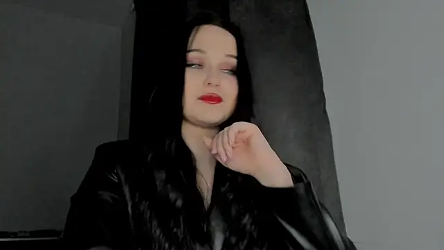 vanessafade  online show from April 10, 2026, 2:17 am