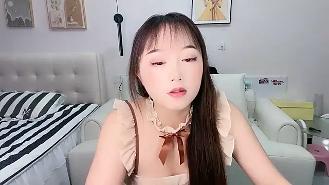 shuangshuang3 online show from June 25, 2026, 4:11 pm