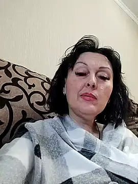 HelgaDennis online show from May 10, 2026, 12:32 pm