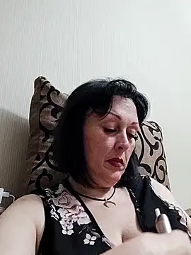 HelgaDennis online show from May 12, 2026, 7:22 pm
