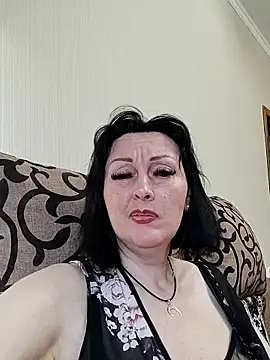 HelgaDennis online show from June 9, 2026, 4:29 pm