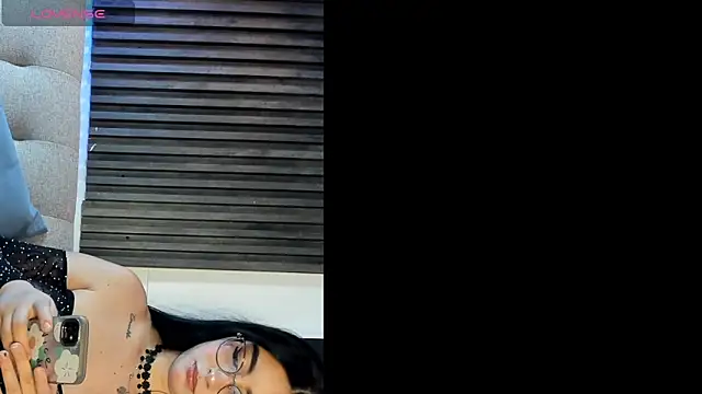  emily gilll  online show from March 27, 2026, 8:08 pm