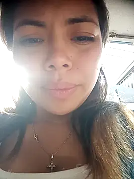 Snapshot of Yelii_ chatting on May 6, 2026, 9:31 pm Yelii online show from May 6, 2026, 9:31 pm