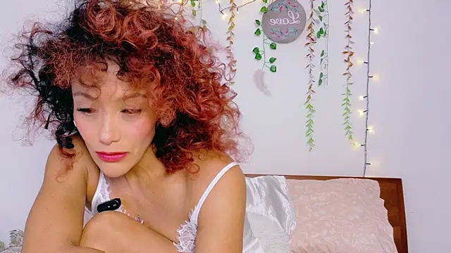 Snapshot of Ajua__Uva chatting on March 27, 2026, 2:28 am Ajua Uva online show from March 27, 2026, 2:28 am