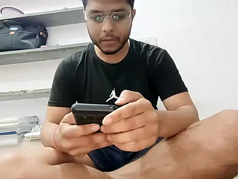 boyyzxz online show from March 19, 2026, 7:51 pm