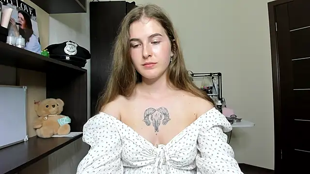 Snapshot of OhMyAlice chatting on July 2, 2026, 7:31 pm OhMyAlice online show from July 2, 2026, 7:31 pm