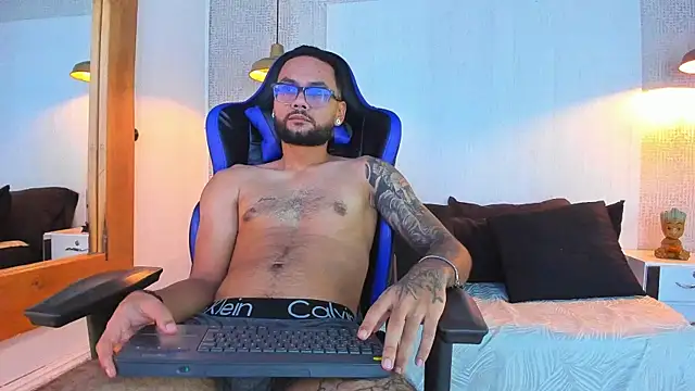 KyleJoss30 online show from April 22, 2026, 9:16 pm
