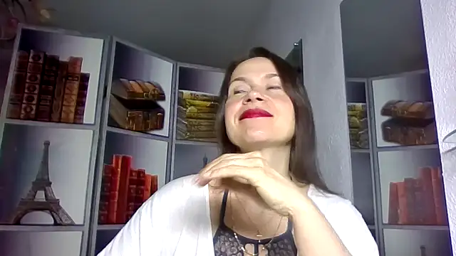 Selena Moo online show from April 3, 2026, 7:28 am