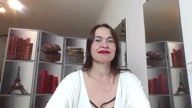 Selena Moo online show from June 1, 2026, 1:35 pm