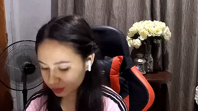 Snapshot of SeleneChiang chatting on March 22, 2026, 11:24 am SeleneChiang online show from March 22, 2026, 11:24 am