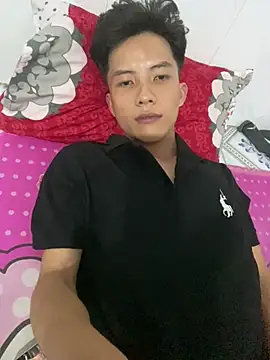 Snapshot of Nguyencuong1999 chatting on April 12, 2026, 6:02 pm Nguyencuong1999 online show from April 12, 2026, 6:02 pm