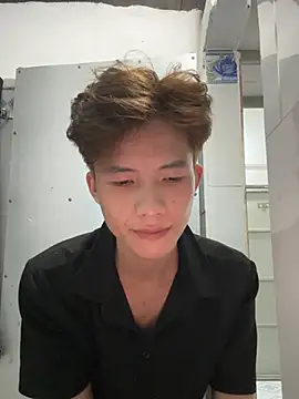 Snapshot of Nguyencuong1999 chatting on May 5, 2026, 9:06 am Nguyencuong1999 online show from May 5, 2026, 9:06 am
