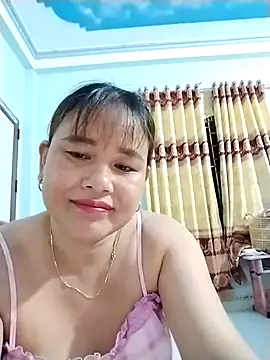 Moubie1 online show from May 3, 2026, 3:29 pm