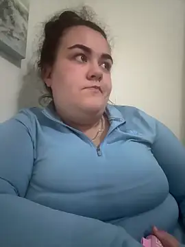 Khloeross online show from June 18, 2026, 9:19 pm