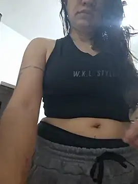 Gia-and-Lara online show from June 19, 2026, 1:04 pm