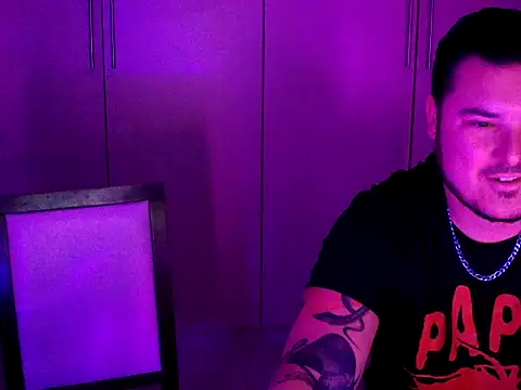 Snapshot of RavenXNoir chatting on April 3, 2026, 7:01 pm RavenXNoir online show from April 3, 2026, 7:01 pm