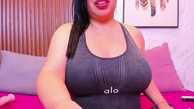 Nahomi rosse online show from April 24, 2026, 2:19 pm