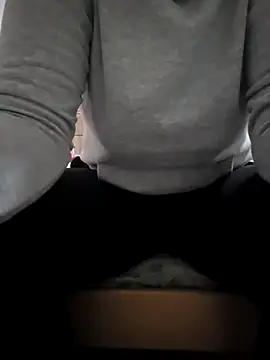 Snapshot of SellenaGomez chatting on March 20, 2026, 9:41 pm SellenaGomez online show from March 20, 2026, 9:41 pm