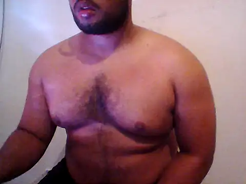 Derick 013 online show from May 15, 2026, 10:06 pm