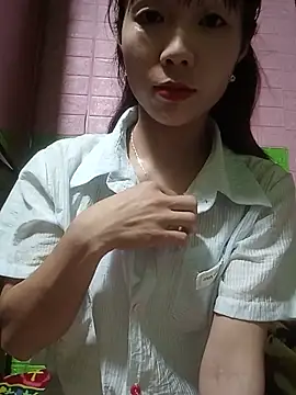 AmyLinee01 online show from May 13, 2026, 10:12 am