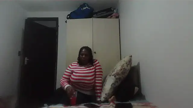 Lucia-boobs online show from May 11, 2026, 4:59 pm