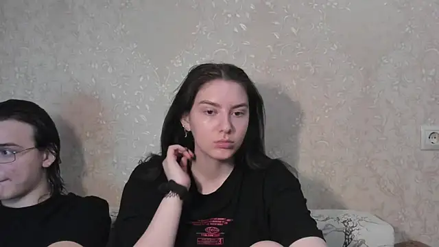 Snapshot of muuur_love231 chatting on April 3, 2026, 12:36 pm muuur love231 online show from April 3, 2026, 12:36 pm