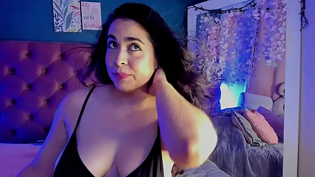 Sofia-Venegas online show from July 6, 2026, 11:18 pm