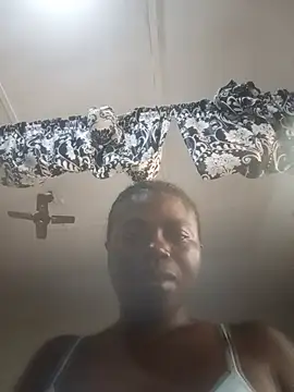 Snapshot of Bobqeen1 chatting on July 8, 2026, 11:04 am Bobqeen1 online show from July 8, 2026, 11:04 am