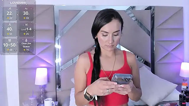 velvetlunaa  online show from July 9, 2026, 1:59 pm