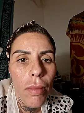 chiquitilla41 online show from April 20, 2026, 6:16 am