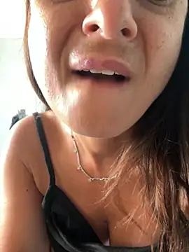 Supremegirlvibes online show from June 28, 2026, 3:29 pm
