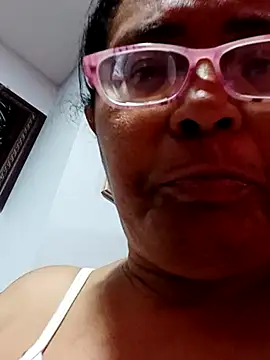 sexymomsn online show from April 22, 2026, 12:39 pm
